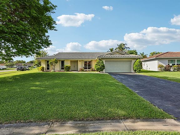 3rd image of 2518 NW 121st Dr
