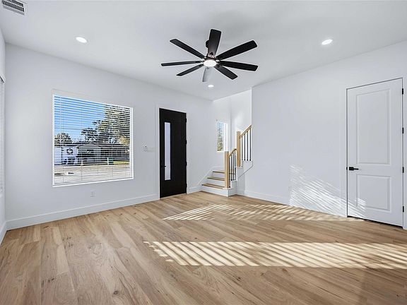 3rd image of 4633 Mallow St #A-b