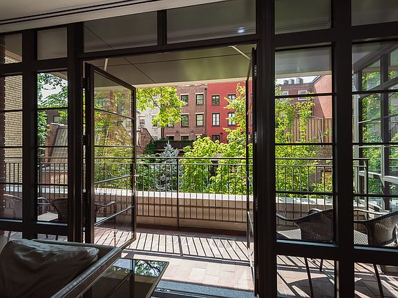 4th image of 140 W 12th St APT 200
