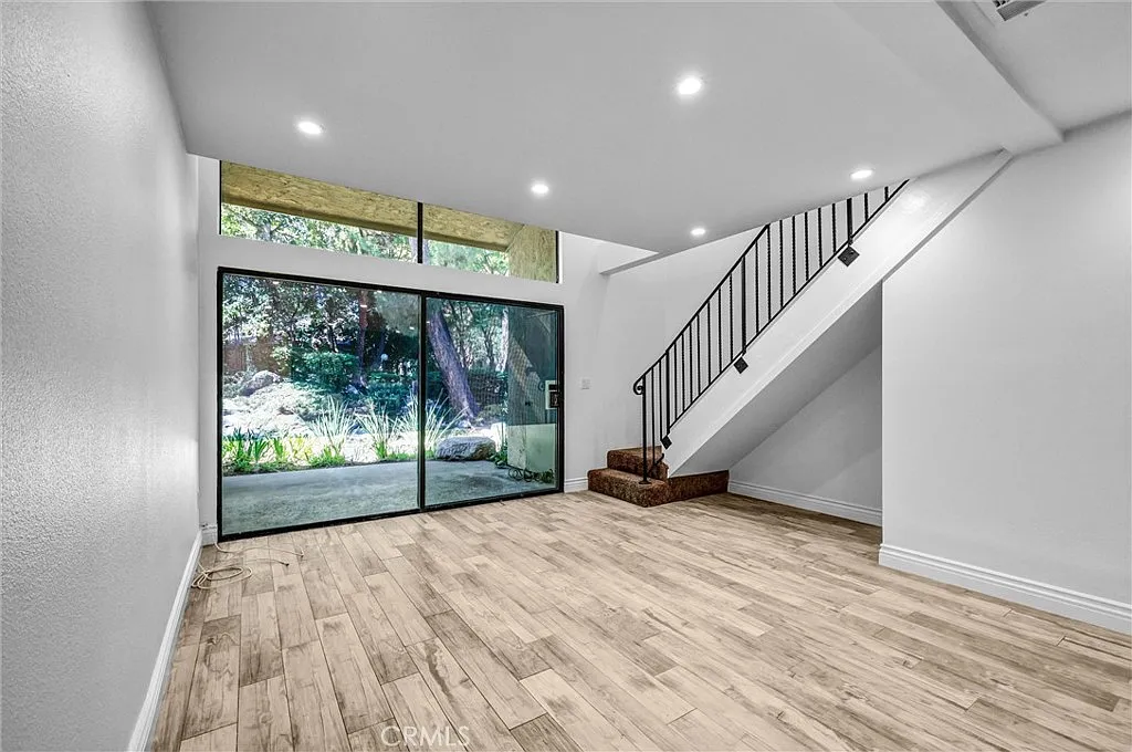 1 bed, 1.5 bath, 944 sqft, $2,750 — Photo 2