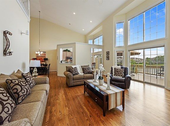 3rd image of 1274 S Falcon Dr