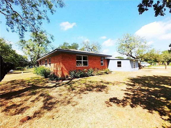 2nd image of 528 Barfknecht Ln