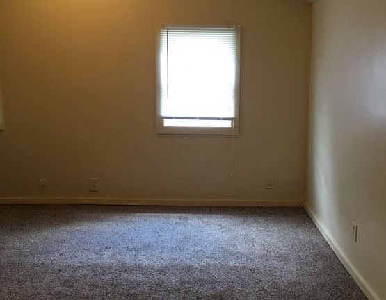 3rd image of 725 N Luett Ave