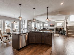 9474 Summerlin Dr, Woodbury, MN 55129