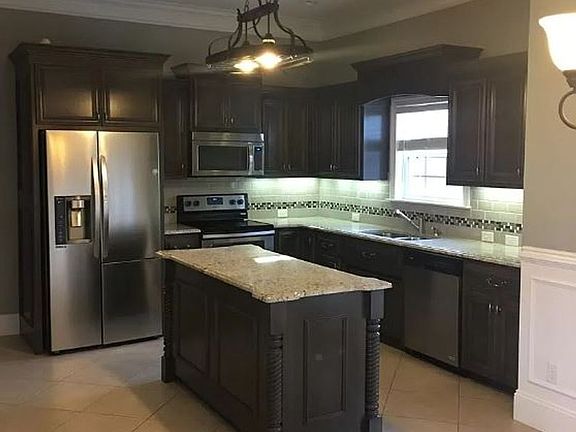 2nd image of 3511 Walstine Ln