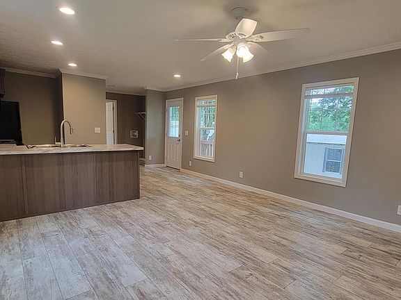 5th image of 108 E Sourwood Dr #108