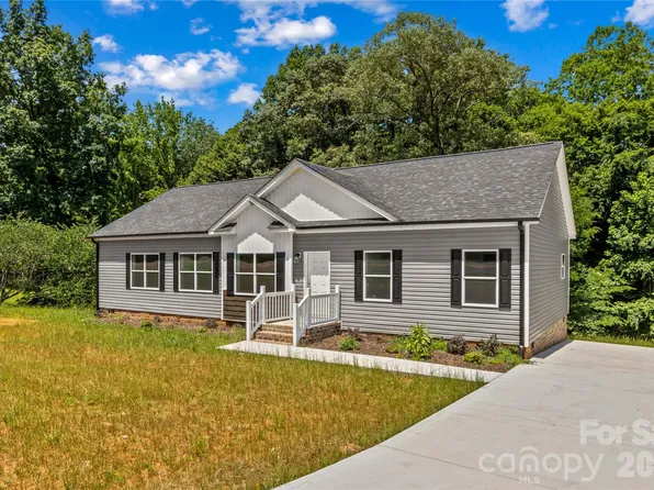 630 Martin Luther King Jr Rd, Mocksville, NC 27028