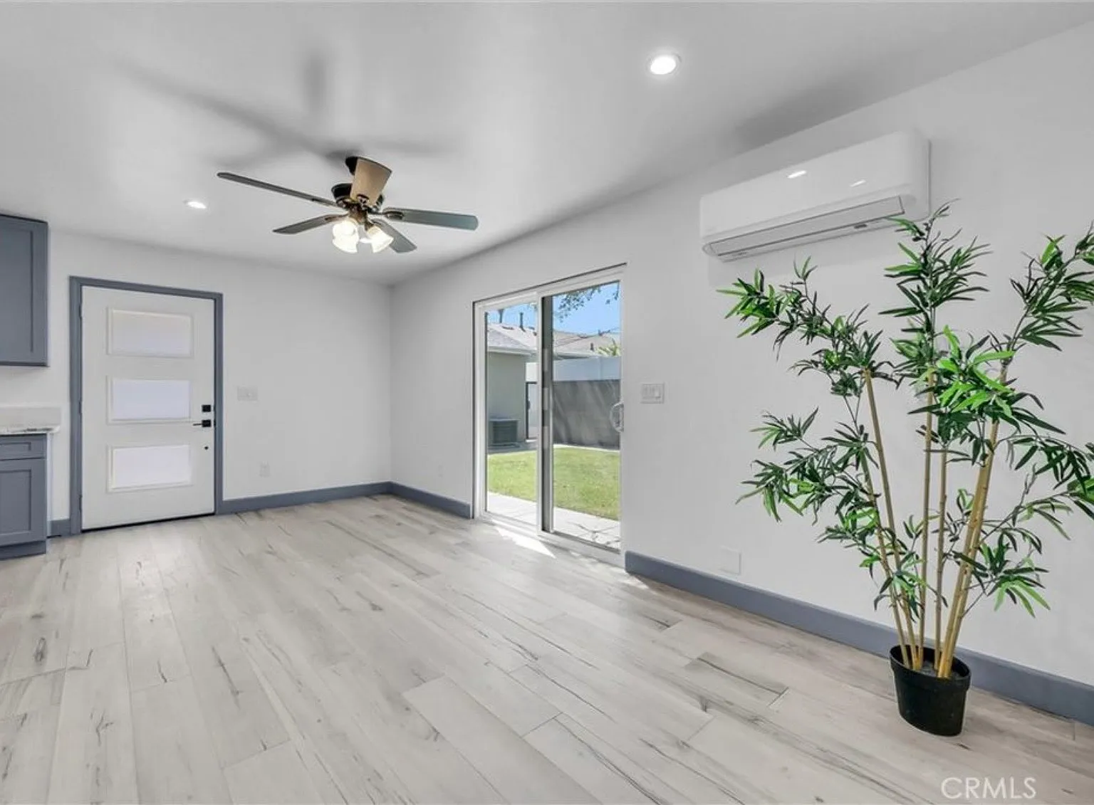 2 bed, 700 sqft, $3,000 — Photo 3