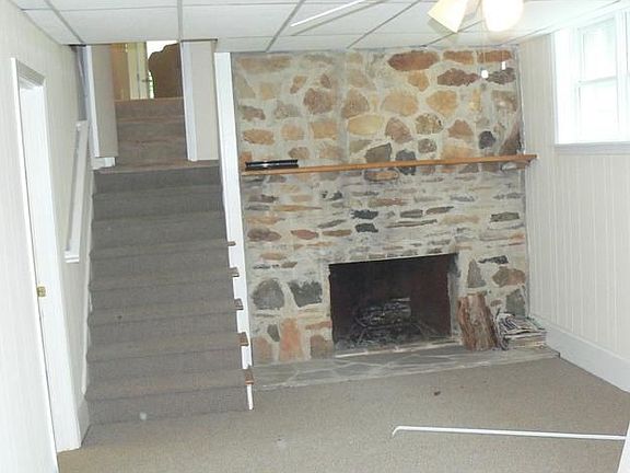 5th image of 110 Pine St
