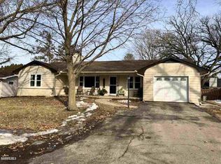1425 Bolkinwood Dr, Freeport, IL 61032