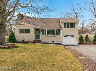 12 Karyn Terrace E, Middletown, NJ 07748