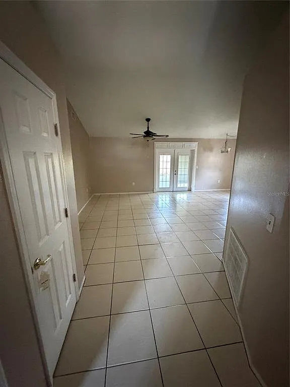 3 bed, 2.0 bath, 1129 sqft, $1,800 — Photo 2