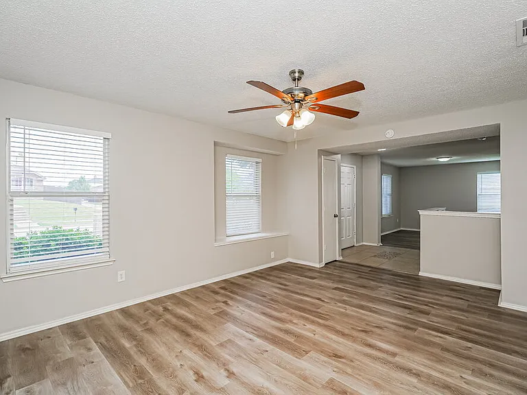 2036 Silverado Dr — Photo 4