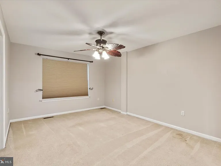 125 Vernon Ct — Photo 13