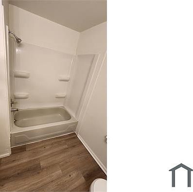 3rd image of 5096 Minerva Ave APT C