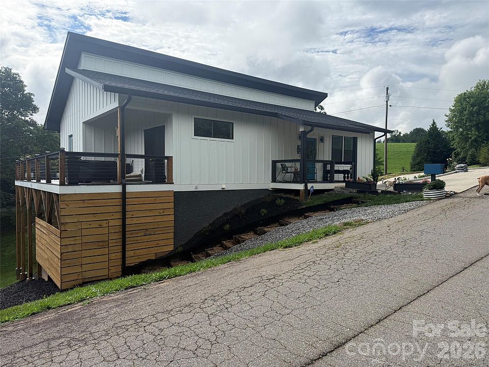 1st image of 1 Little Oak Rd