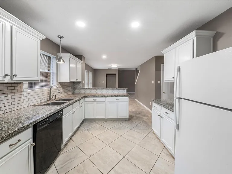 6803 Highwind Bend Ln — Photo 7