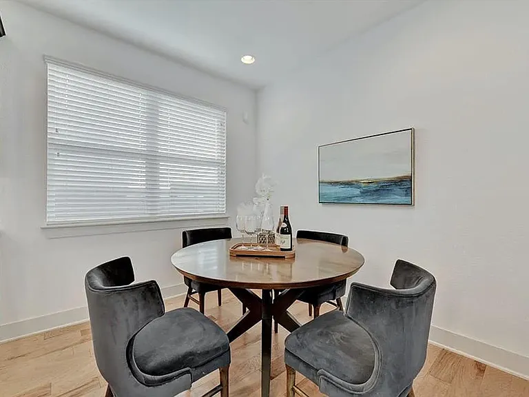 1404 Casa Dr — Photo 11