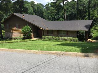 1126 S Hillview Dr, Meridian, MS 39305