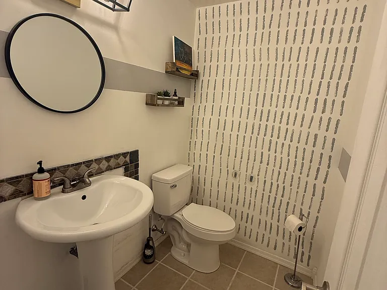 2727 Taunton St — Photo 16