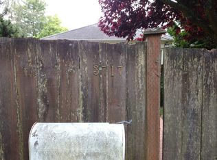 3717 SW Henderson St, Seattle, WA 98126