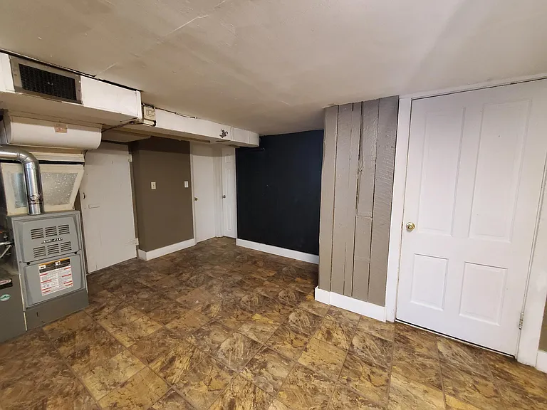 All bedrooms and bathroom are off of the dining room.