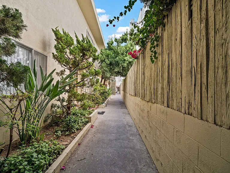 11861 Texas Ave #6 — Photo 7