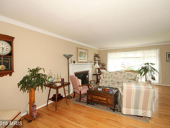 4th image of 4900 Chanticleer Ave