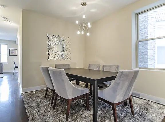 5th image of 6524 N Greenview Ave