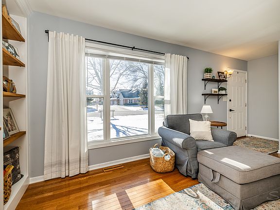 5th image of 610 W Wegner Rd