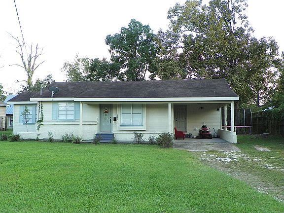 2nd image of 921 Live Oak St