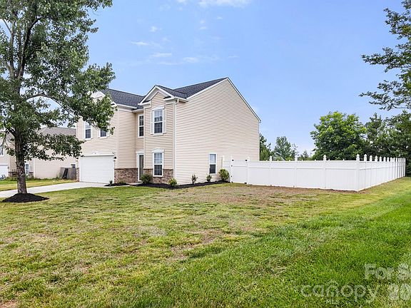 4th image of 426 Brookhollow Dr