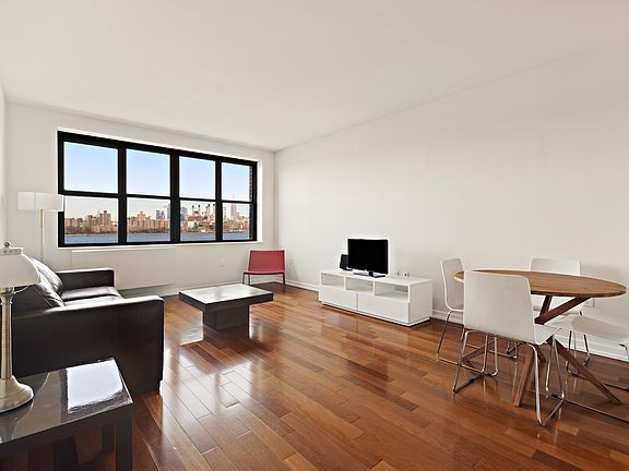 3rd image of 58 Metropolitan Ave APT 4D