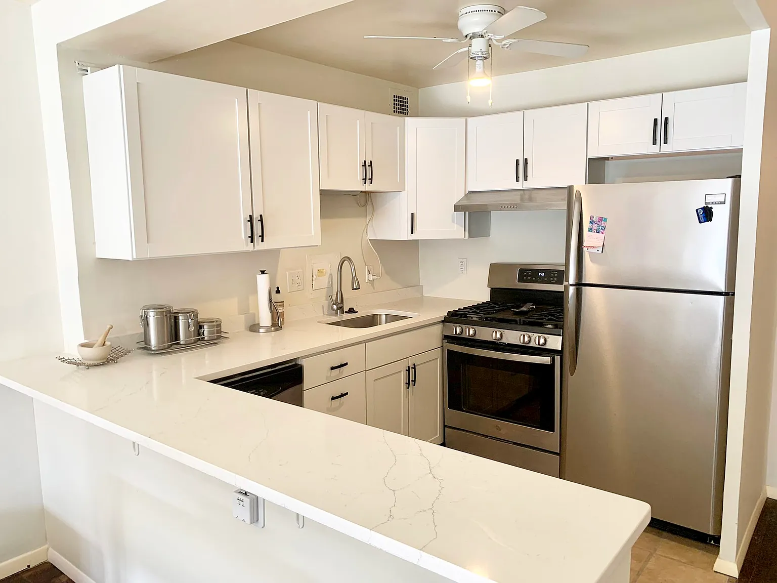 1 bed, 550 sqft, $3,150 — Photo 3