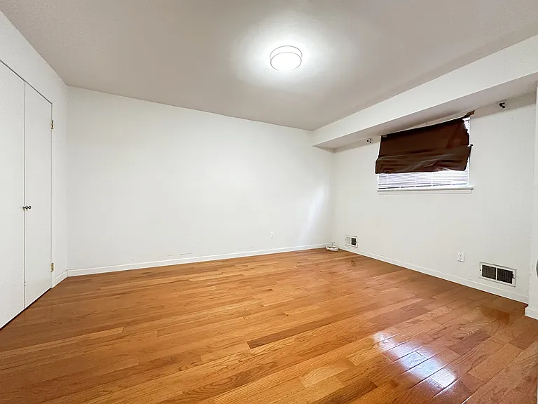 664 Travis Ave #1F — Photo 5