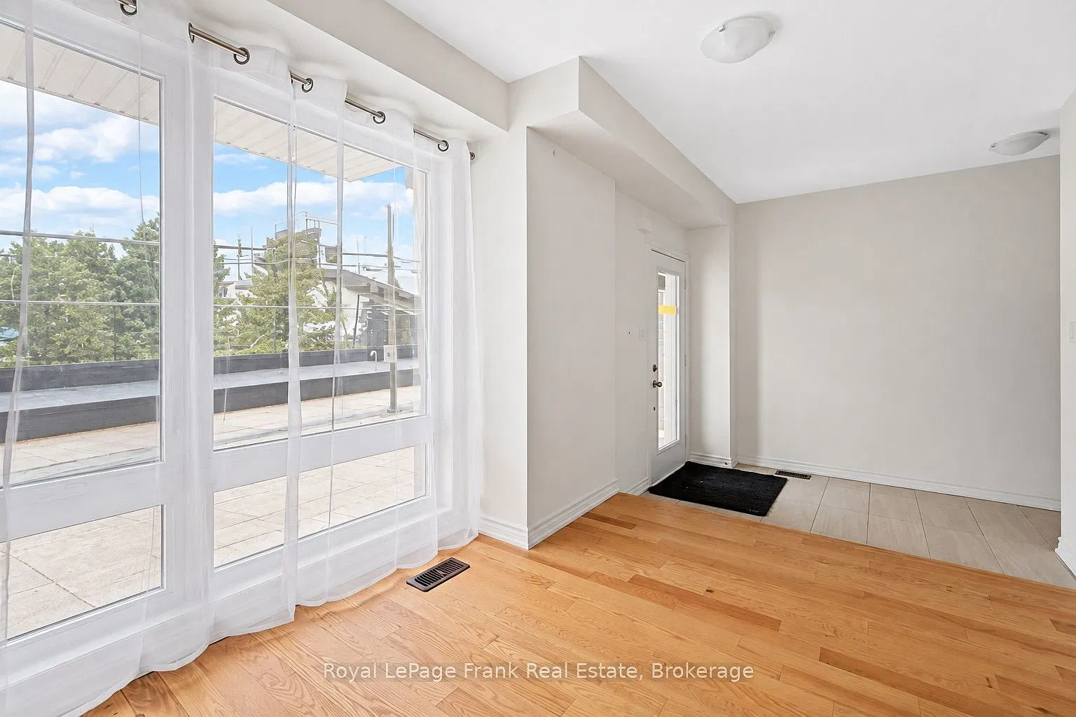 3 bed, $3,200 — Photo 2