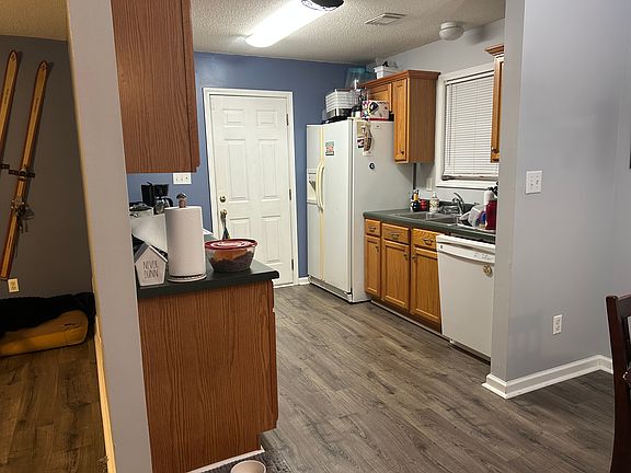 4th image of 630 Snapfinger Dr