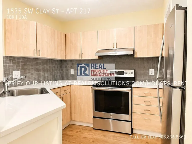 1535 SW Clay St #217 — Photo 12