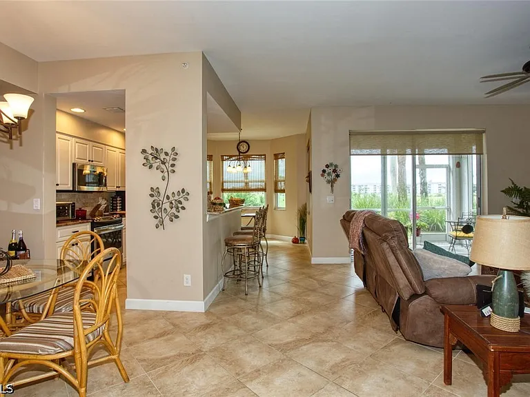 8076 Queen Palm Ln #416 — Photo 7