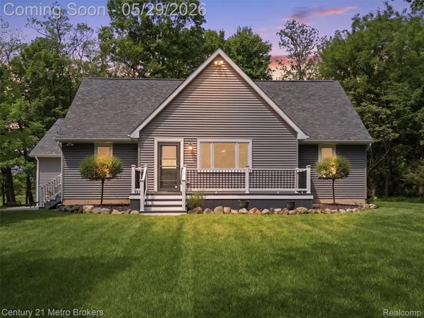 11447 N Latson Rd, Linden, MI 48451