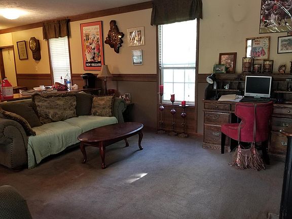 4th image of 9248 N Pine Dr