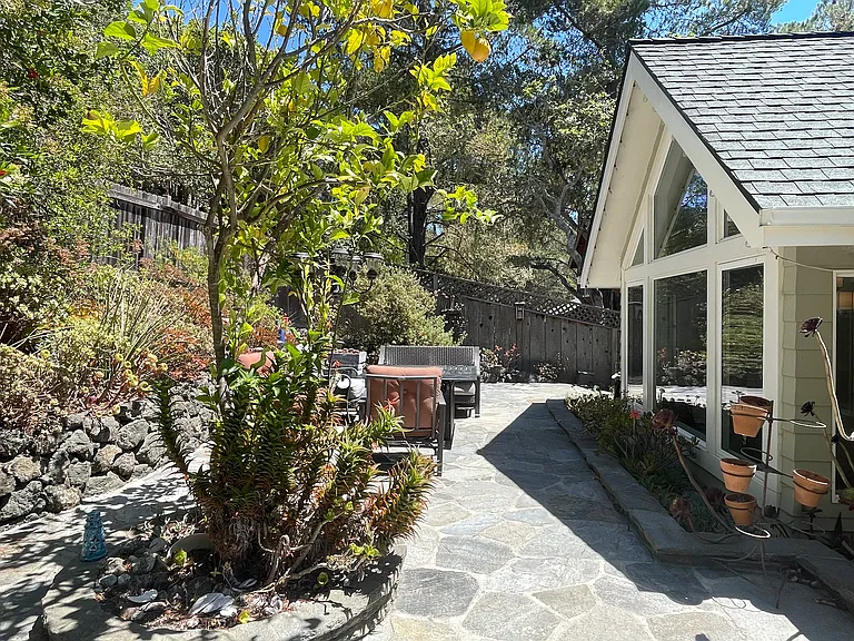 Tully Pl — Photo 12