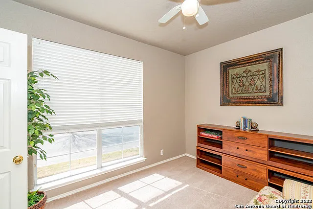 4 bed, 2095 sqft, $2,100 — Photo 4