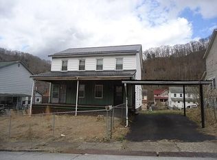 31 Hickory Ln, Gary, WV 24895