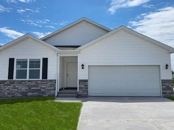 5132 168th St, Urbandale, IA 50323