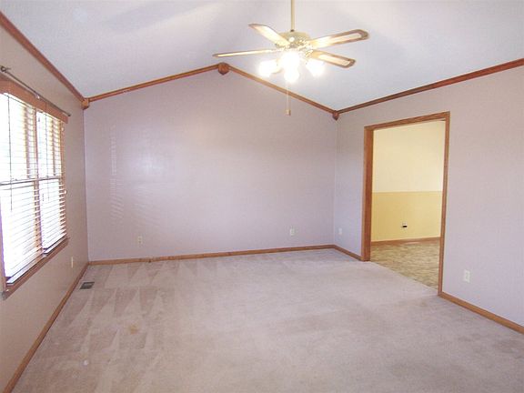 4th image of 109 Huntseat Ln
