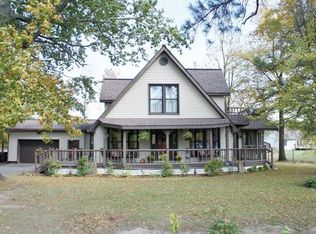 16 Hickory Ln, Metropolis, IL 62960