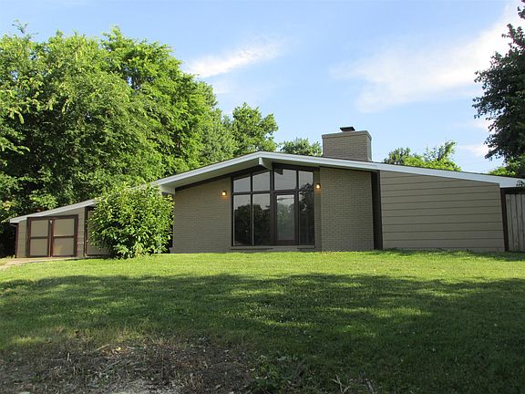 2nd image of 16 Gino Dr
