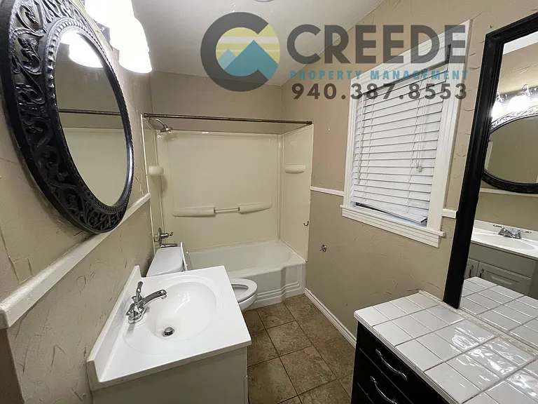 611 E University Dr — Photo 16