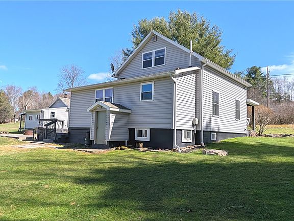 4th image of 2035 E Valley Rd